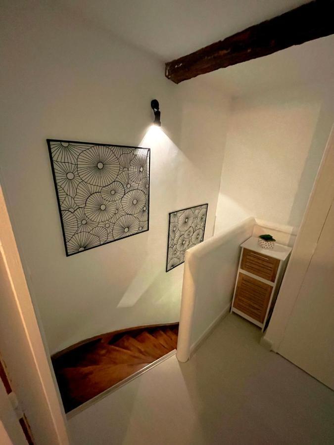 Ferienwohnung Triplex Plein Coeur Du Centre Historique Charleville-Mézières Exterior foto