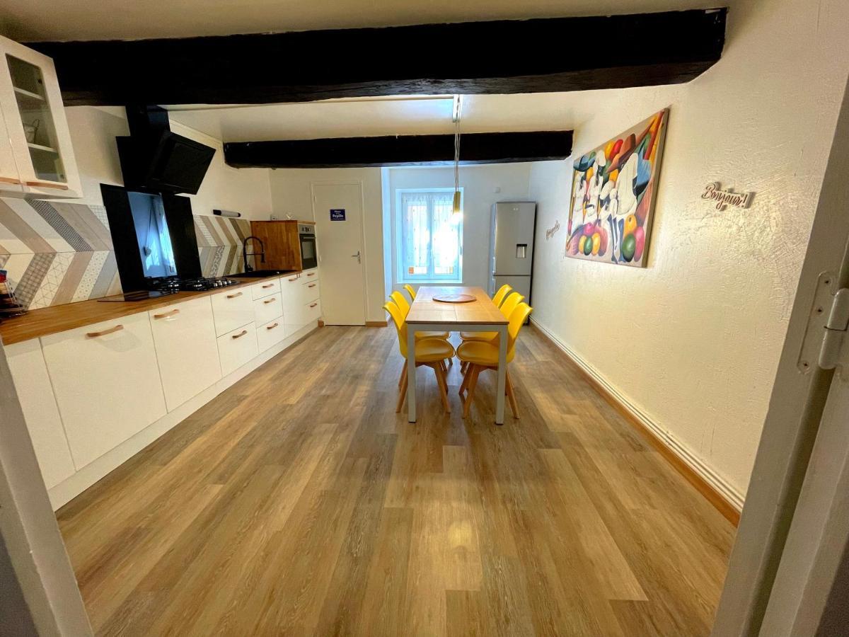 Ferienwohnung Triplex Plein Coeur Du Centre Historique Charleville-Mézières Exterior foto